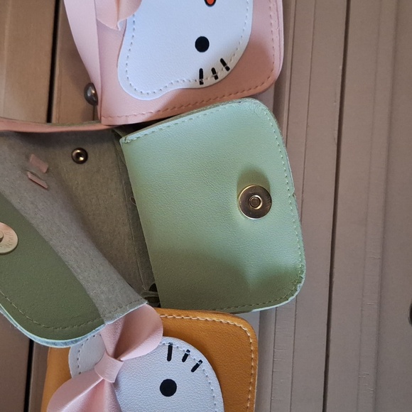BRAND NEW!! Hello Kitty Kids Mini Purses - Red, Pink, Yellow, Green, Black - Picture 2 of 8